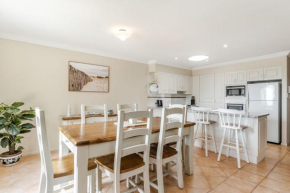 Beach Time - Townhouse with Pool Access, Yamba